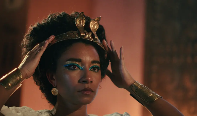 Tạo hình Nữ hoàng Ai Cập Cleopatra da màu, Netflix hứng chịu làn sóng phẫn nộ - Ảnh 2.
