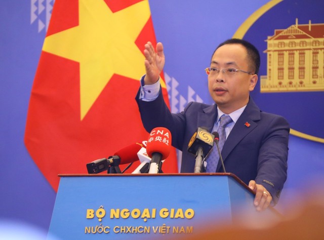 Phía Trung Quốc tạm dừng bán đấu giá các bản sắc phong của Việt Nam - Ảnh 1.