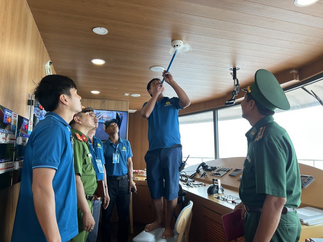 Phú Quốc tăng cường kiểm tra PCCC dịp cao điểm nghỉ lễ - Ảnh 3.