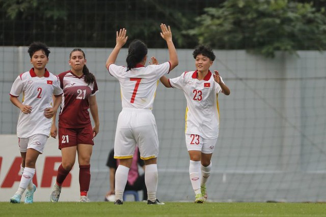 Vòng loại U17 nữ châu Á 2024 (bảng C): Việt Nam ra quân thắng lợi - Ảnh 2.