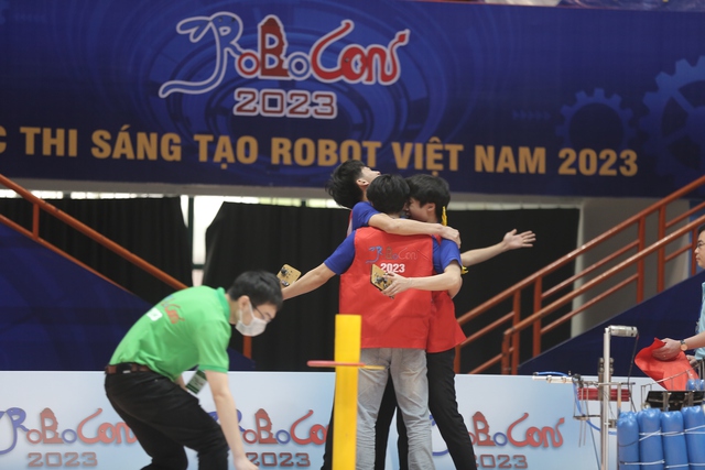 Robocon Việt Nam 2023: Gay cấn ngay từ những trận đầu vòng loại 2 khu vực phía Bắc - Ảnh 25.