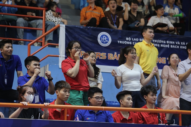 Lộ diện những đội đầu tiên vào chung kết Robocon Việt Nam 2023 - Ảnh 23.