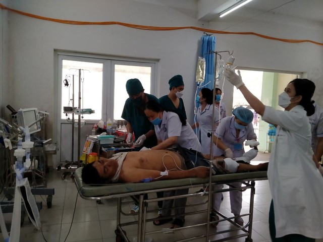 Cập nhật sức khỏe các nạn nhân vụ lật xe chở dưa tại dốc Súc, Phú Yên - Ảnh 1.