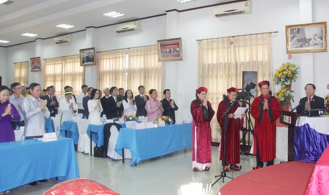 Cộng đồng người Việt tại Lào thành kính tổ chức Lễ Giỗ Tổ Hùng Vương - Ảnh 1.
