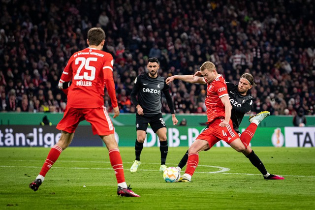 Bayern Munich thất bại trước Freiburg tại Cúp Quốc gia Đức   - Ảnh 1.