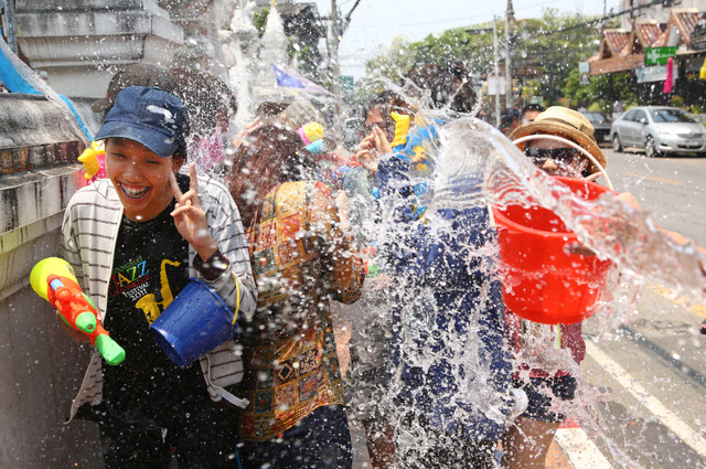 Du khách đến Thái Lan tăng mạnh dịp Tết Songkran - Ảnh 1.