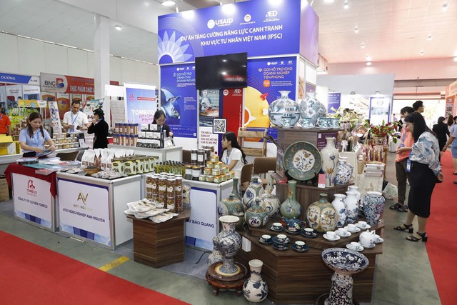 Hơn 500 doanh nghiệp tham dự Hội chợ Vietnam Expo 2023 - Ảnh 1.
