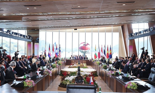 Hội nghị Cấp cao ASEAN lần thứ 42: Hướng đến “Một ASEAN Tầm vóc: Tâm điểm của Tăng trưởng” - Ảnh 1.