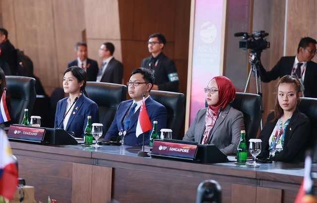 Lãnh đạo ASEAN lắng nghe ý kiến cộng đồng về Cộng đồng ASEAN - Ảnh 2.