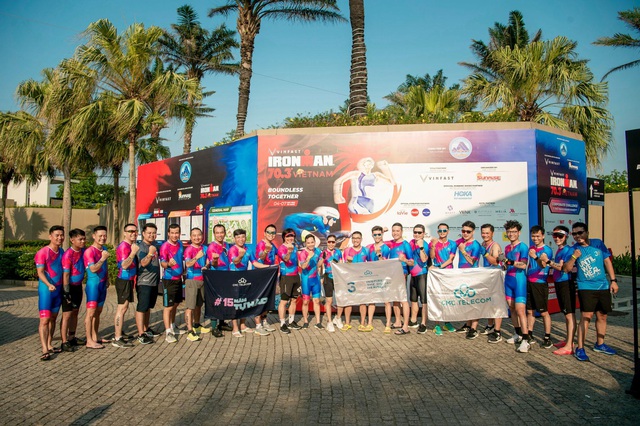 Dàn Ironman công nghệ đổ bộ bờ biển Đà Nẵng - Ảnh 1.