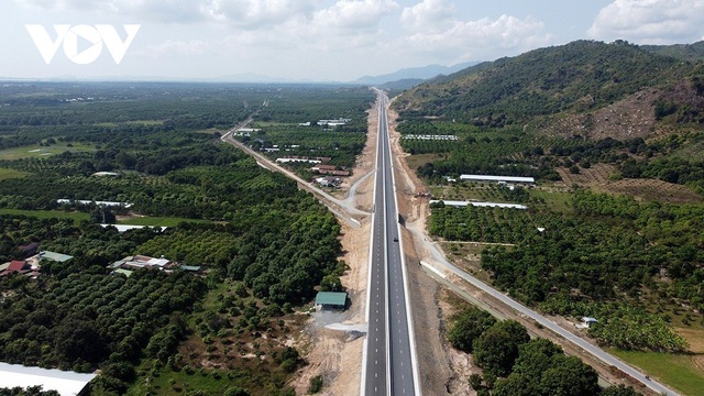 Khánh thành hai dự án cao tốc Bắc - Nam vào ngày 19/5 - Ảnh 1.