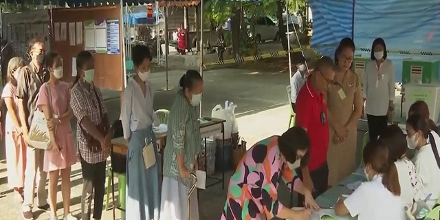 Hơn 52 triệu cử tri Thái Lan tham gia cuộc tổng tuyển cử - Ảnh 2.