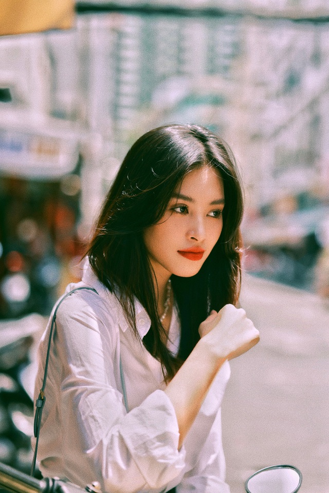 Hoa hậu Tiểu Vy đẹp hút hồn trong bộ ảnh thập niên 90 - Ảnh 4.