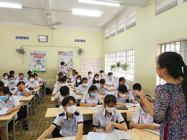 Học sinh TP Hồ Chí Minh ngày đêm ôn thi vào lớp 10 - Ảnh 1.