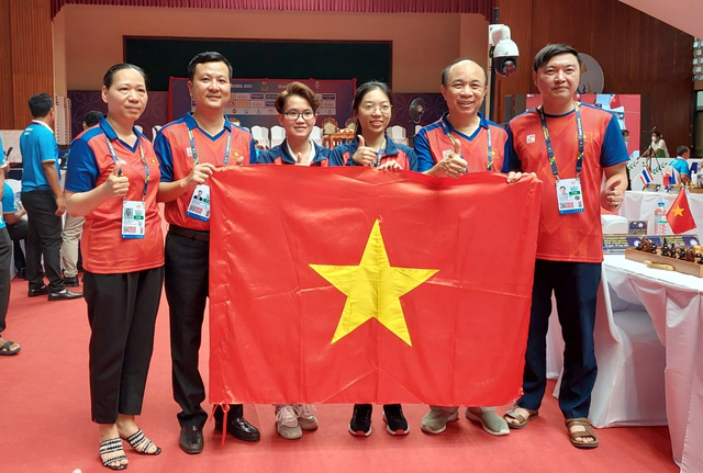 Việt Nam có HCV đầu tiên tại SEA Games 32 - Ảnh 1.