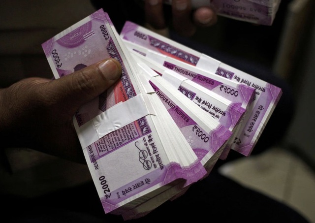 Ấn Độ ngừng lưu hành tờ tiền có mệnh giá cao nhất 2.000 Rupee - Ảnh 1.