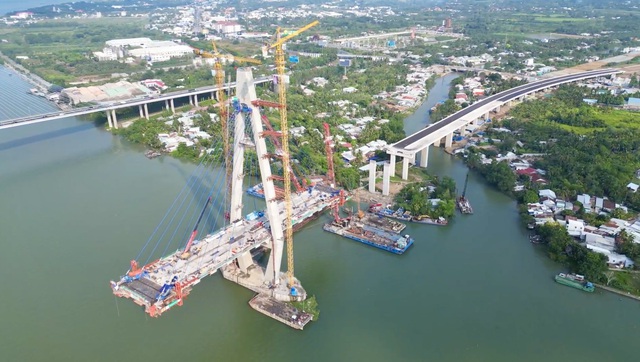 Cầu Mỹ Thuận 2 khẩn trương thi công để về đích sớm - Ảnh 1.