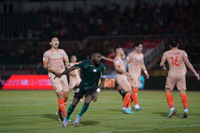 V.League | CAHN áp sát ngôi đầu sau màn rượt đuổi tỉ số với CLB TP Hồ Chí Minh - Ảnh 2.