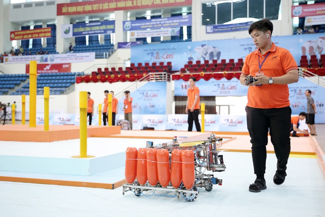Robocon Việt Nam 2023: Sôi động không khí buổi thử sân tại vòng chung kết - Ảnh 7.