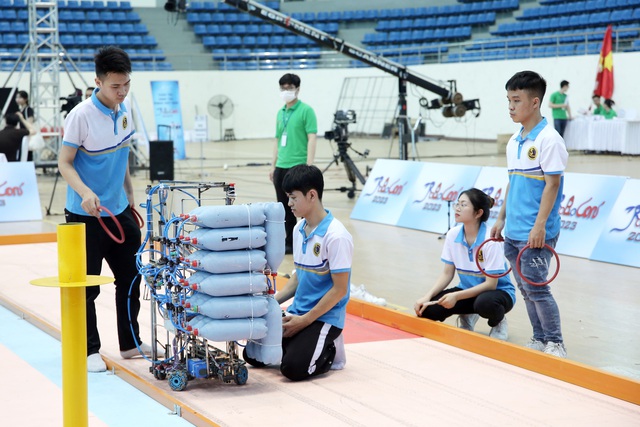 Robocon Việt Nam 2023: Sôi động không khí buổi thử sân tại vòng chung kết - Ảnh 21.