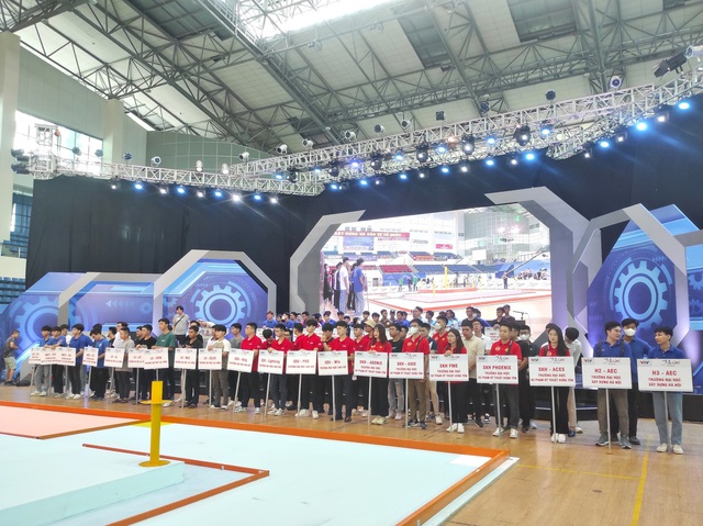 Sẵn sàng cho lễ khai mạc vòng chung kết Robocon Việt Nam 2023 - Ảnh 1.