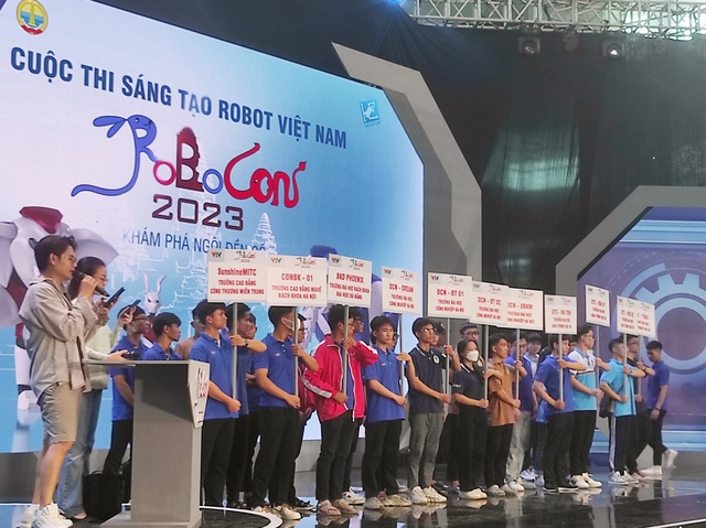 Sẵn sàng cho lễ khai mạc vòng chung kết Robocon Việt Nam 2023 - Ảnh 6.