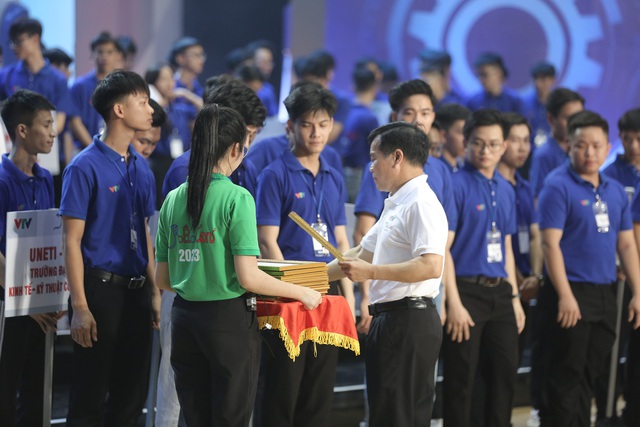 Toàn cảnh lễ khai mạc vòng chung kết Robocon Việt Nam 2023 - Ảnh 21.