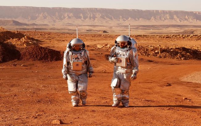 Phi hành gia trong nhiệm vụ sao Hỏa của NASA phải sống trong môi trường mô phỏng hơn 1 năm - Ảnh 1.