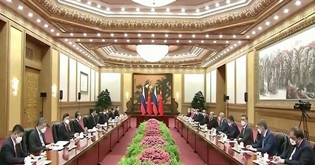 Thủ tướng Nga gặp Chủ tịch Trung Quốc Tập Cận Bình - Ảnh 1.