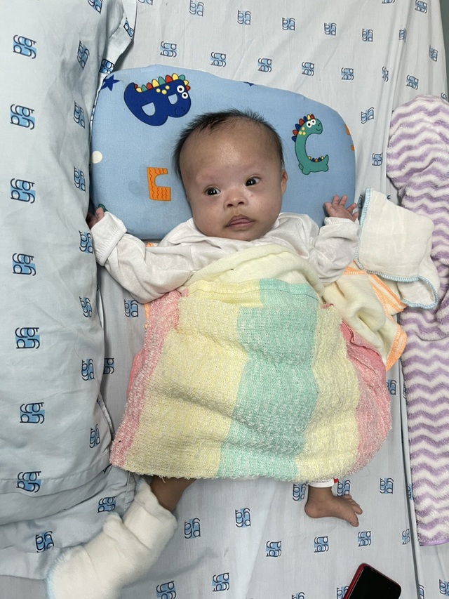 Chung tay giúp đỡ bệnh nhi 4 tháng tuổi trú tại tỉnh Đắk Lắk - Ảnh 1.