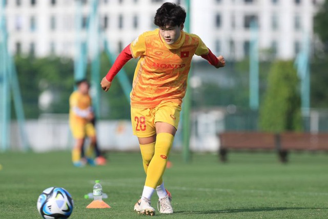 ĐT nữ Việt Nam làm quen với trái bóng OCEAUNZ của VCK bóng đá nữ thế giới 2023 - Ảnh 4.