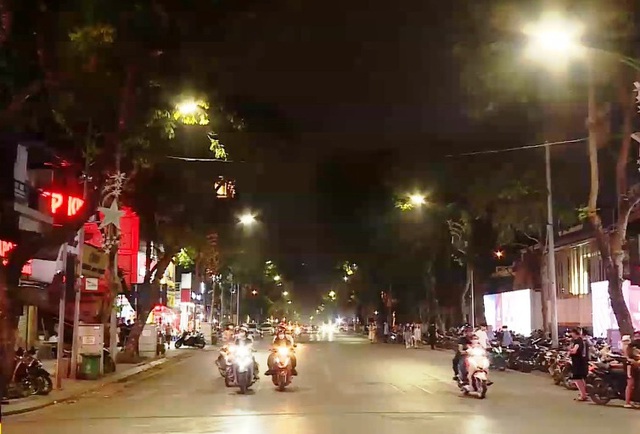 Hà Nội giảm chiếu sáng công cộng để tiết kiệm điện - Ảnh 5.
