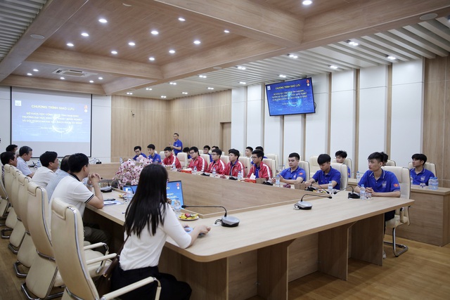 Sở Khoa học và Công nghệ tỉnh Nam Định giao lưu với các đội tuyển Robocon Việt Nam 2023 - Ảnh 5.