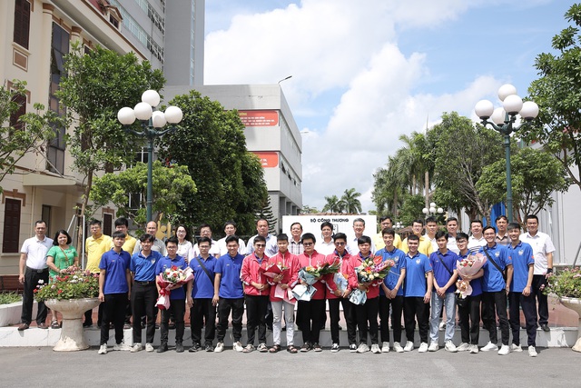 Sở Khoa học và Công nghệ tỉnh Nam Định giao lưu với các đội tuyển Robocon Việt Nam 2023 - Ảnh 18.
