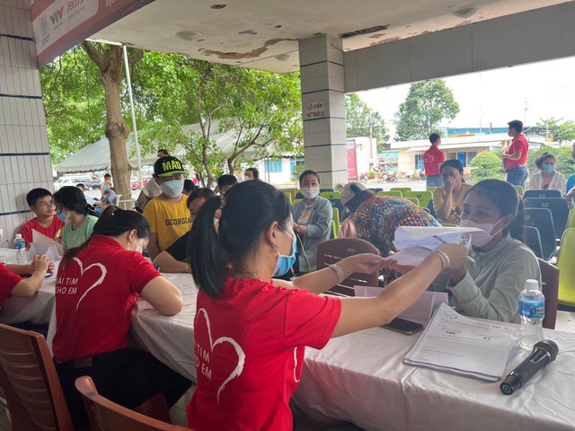 Gần 800 trẻ em được khám sàng lọc bệnh tim bẩm sinh tại Bình Thuận - Ảnh 2.