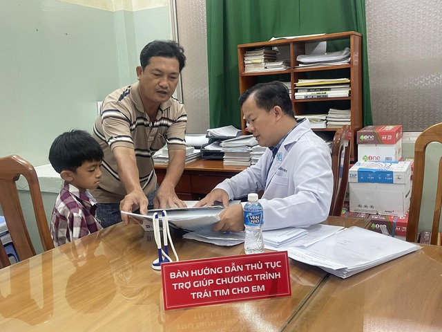 Gần 800 trẻ em được khám sàng lọc bệnh tim bẩm sinh tại Bình Thuận - Ảnh 3.