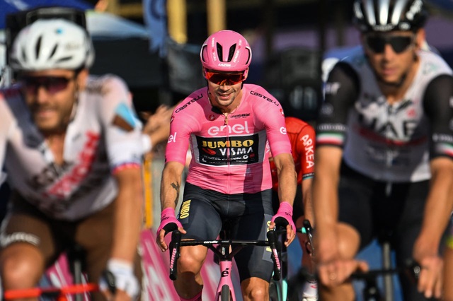 Primoz Roglic giành áo hồng chung cuộc tại Giro DItalia 2023 - Ảnh 1.