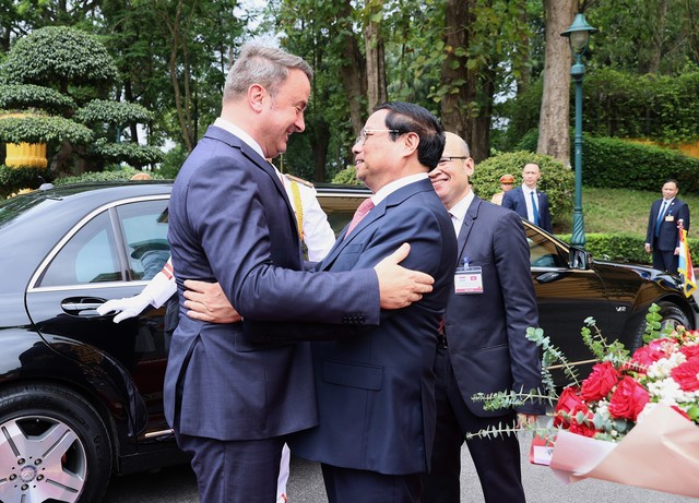 Thủ tướng Phạm Minh Chính chủ trì lễ đón Thủ tướng Đại Công quốc Luxembourg thăm chính thức Việt Nam - Ảnh 1.