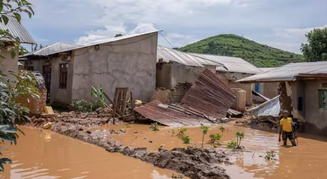 Số nạn nhân thiệt mạng vì lũ lụt và lở đất ở miền Đông Congo tăng lên gần 400 người - Ảnh 1.