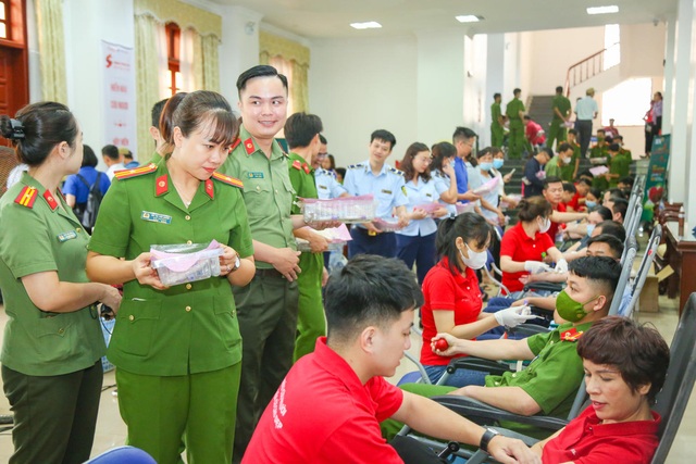 Lai Châu tổ chức thành công Hành trình Đỏ 2023 với hơn 1.000 đơn vị máu - Ảnh 1.