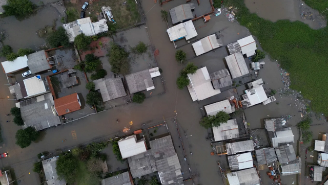 Số người tử vong do bão lớn ở miền Nam Brazil tăng lên ít nhất 12 người - Ảnh 1.