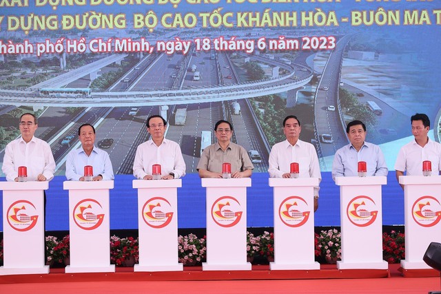 Thủ tướng phát lệnh khởi công đồng loạt 3 dự án giao thông quan trọng quốc gia - Ảnh 2.