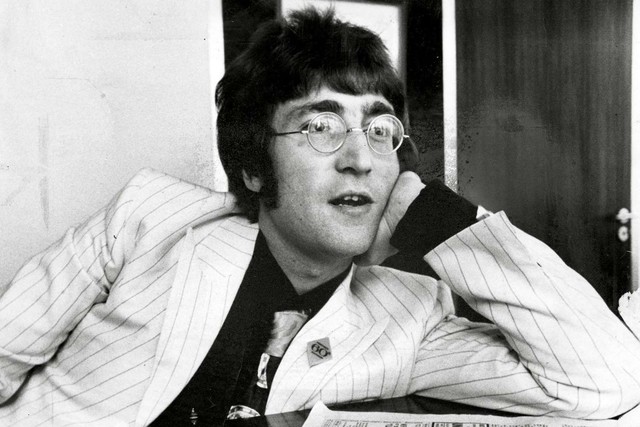 John Lennon dễ tổn thương vì cuộc đời quá bi thảm - Ảnh 1.
