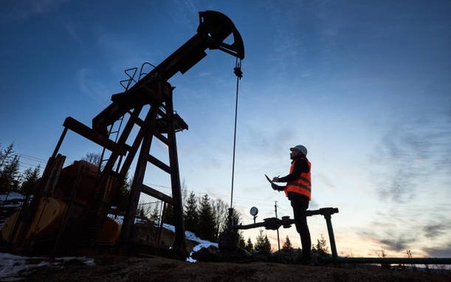 Liệu giá dầu mỏ trên thị trường thế giới có ngừng giảm?
