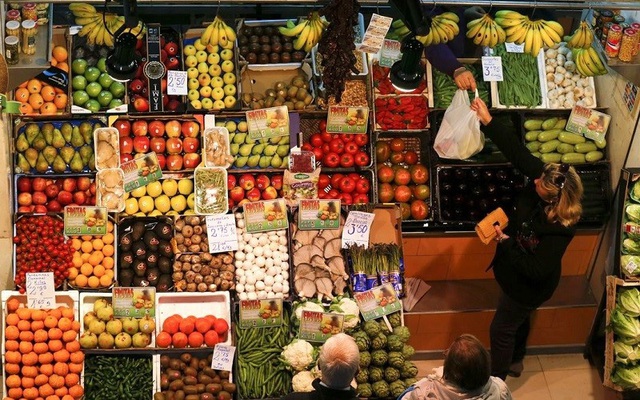 Hạn hán đẩy giá lương thực ở Tây Ban Nha tăng cao - Ảnh 1.