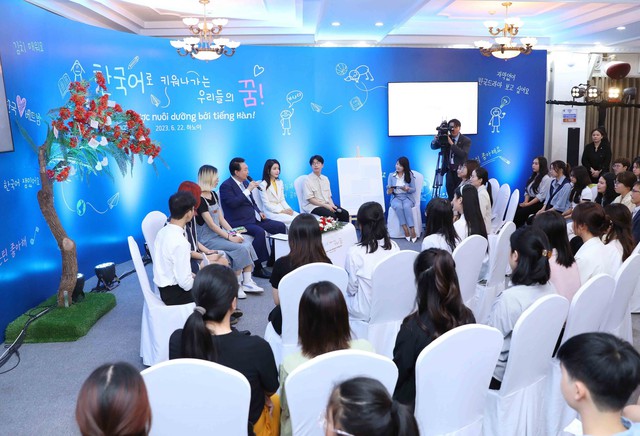 Chính phủ Hàn Quốc sẽ đưa ra nhiều chính sách hơn nữa để hỗ trợ các bạn trẻ Việt Nam - Ảnh 2.