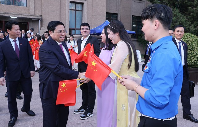 Thủ tướng: Mong kiều bào luôn là cầu nối hiệu quả cho quan hệ Việt Nam - Trung Quốc - Ảnh 3.