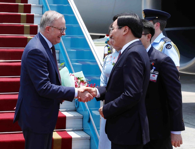 Thủ tướng Australia Anthony Albanese đến Hà Nội, bắt đầu thăm chính thức Việt Nam - Ảnh 1.