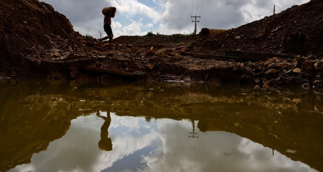 Sập mỏ vàng ở Venezuela khiến ít nhất 12 người thiệt mạng - Ảnh 1.