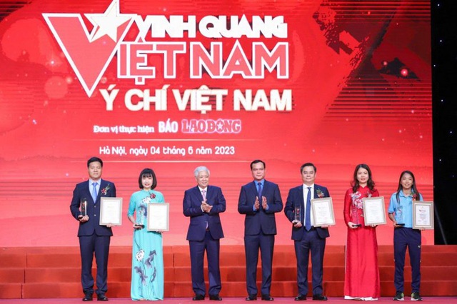 ĐT nữ Việt Nam được vinh danh tại chương trình Vinh quang Việt Nam năm 2023  - Ảnh 2.